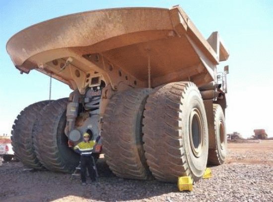 CamiÃ³n Bucyrus MT6300AC, cap. 363 Ton, USA