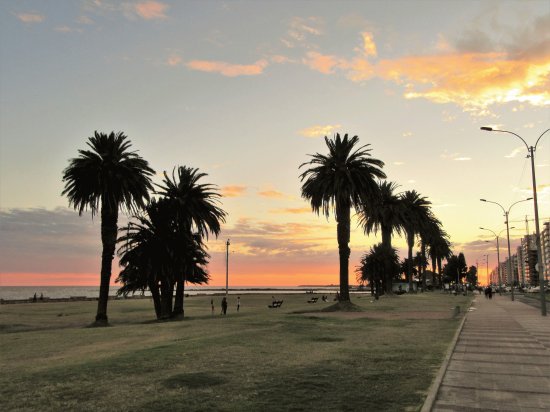 Atardecer en Montevideo, Uruguay.