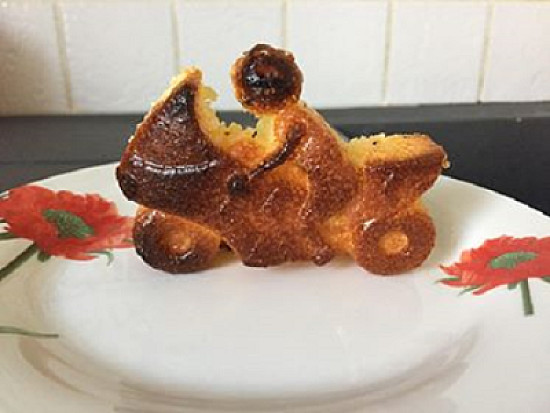 gÃ¢teau en forme de moto