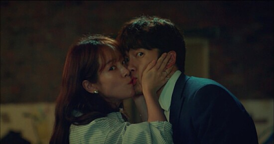 Familiar wife