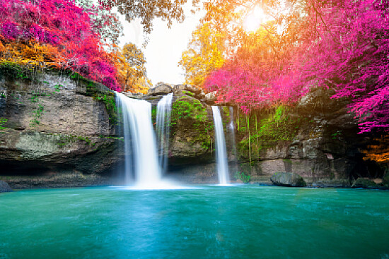 cataratas coloridas