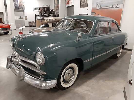 1949 Ford Sedan