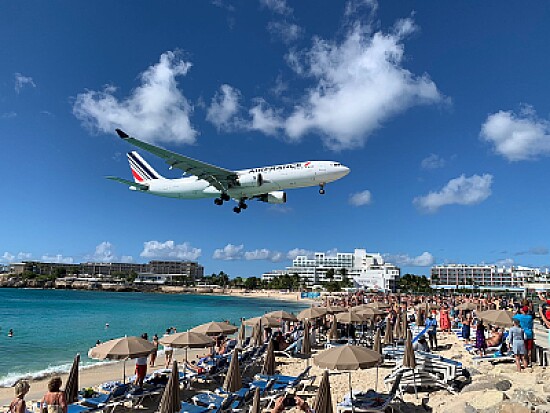 Zauber der Karibik am Maho Beach